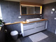 Badschrank an Vorbauwand